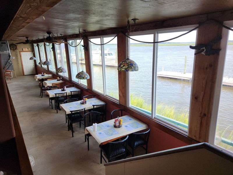This Riverfront Seafood Story Goes Back Decades