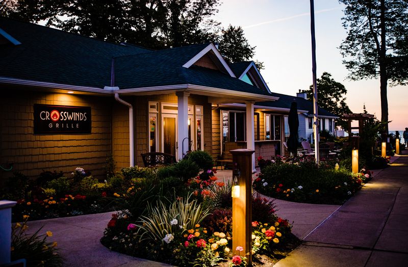 The Lakehouse Inn & Crosswinds Grille (Geneva-On-The-Lake)