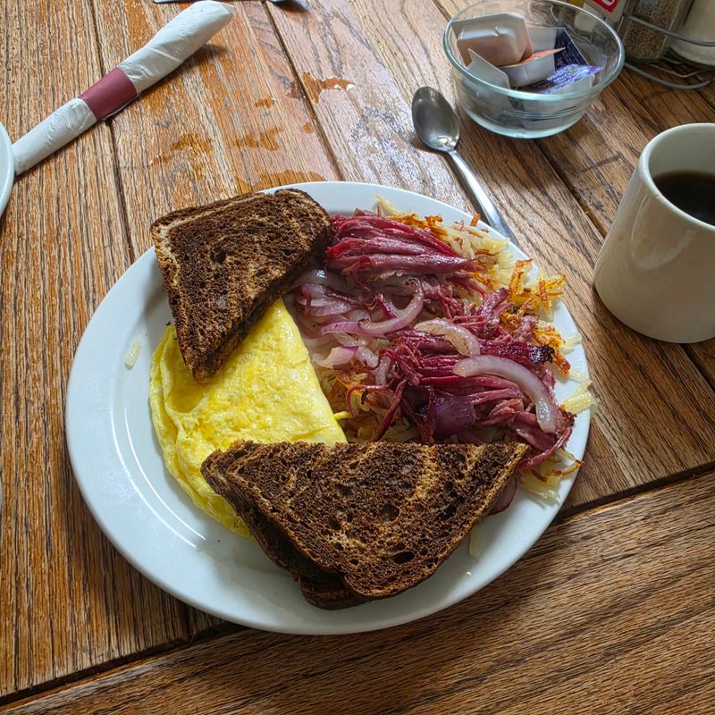 Breakfast Starts Early On Main Street
