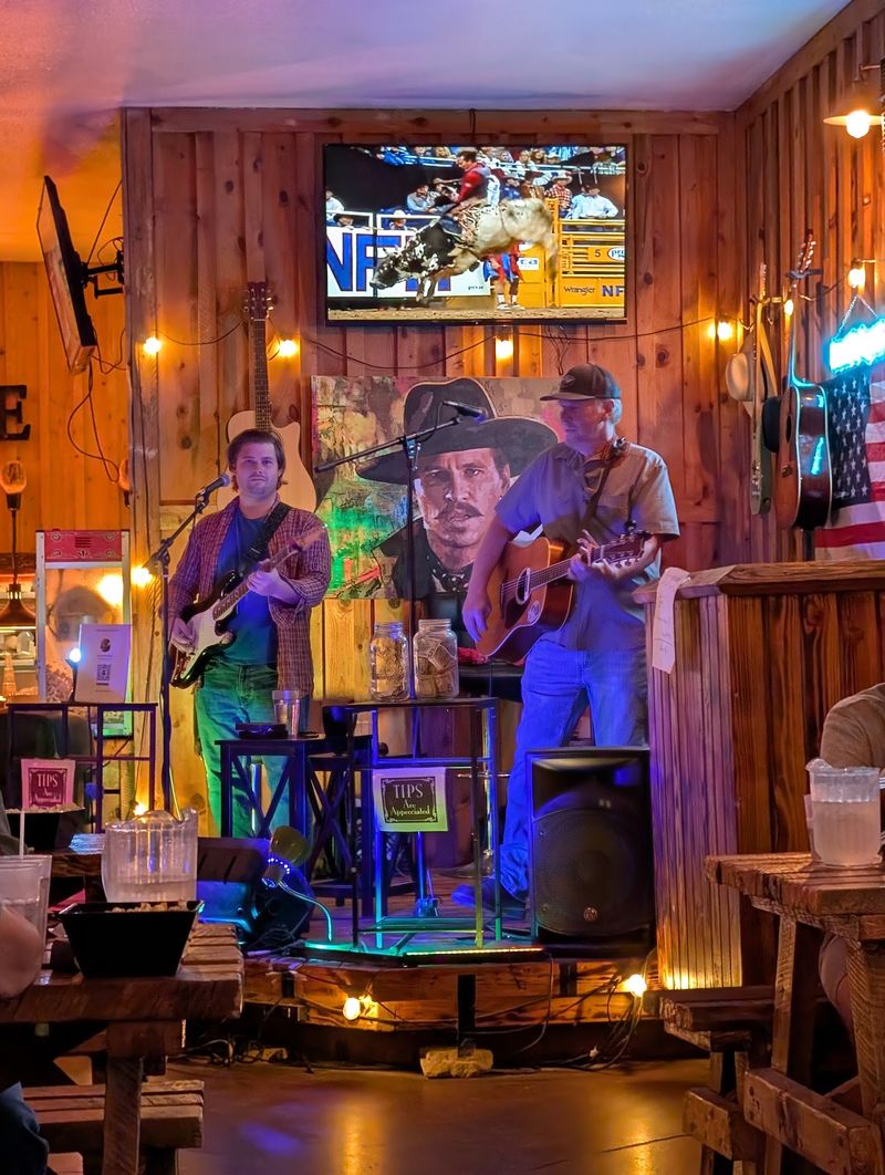 Live Country Music That Fills The Canyon Air Nightly