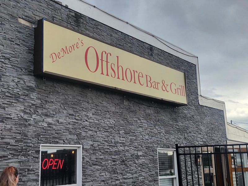 DeMore's Offshore Bar & Grill (Sandusky)