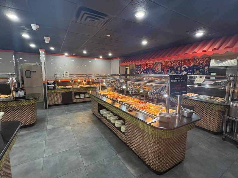 Seafood Takes Center Stage At This Madison Heights Buffet