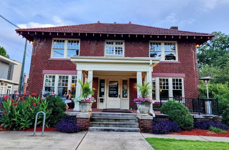 A 1918 Charlotte House Became Cajun Queen In 1985