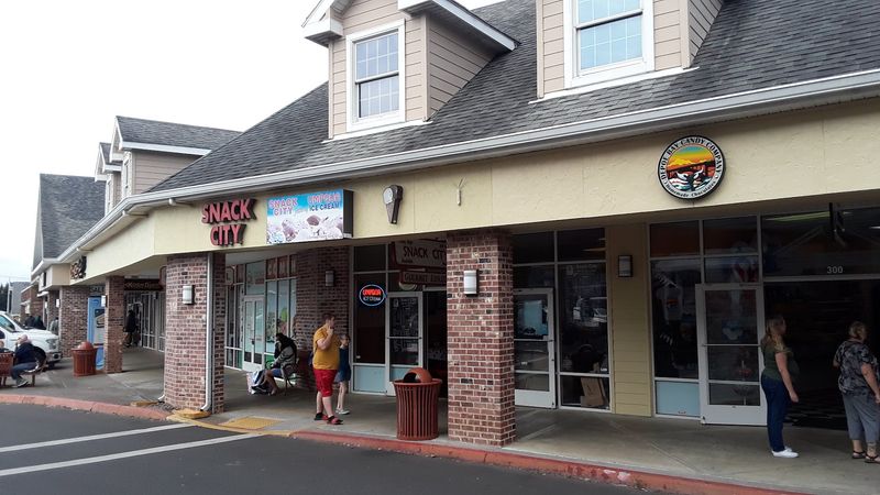 A Coastal Shopping Stop Adds More Fun To An Oregon Beach Trip