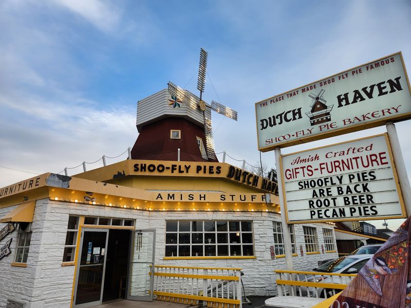 A Yellow Windmill on the Lincoln Highway