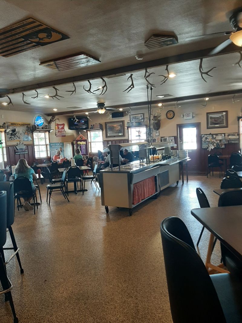 A Country Dining Room Out Past The Cornfields