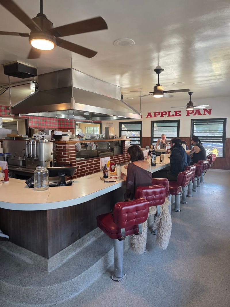 An ordinary boulevard stop leads to an outsized dessert