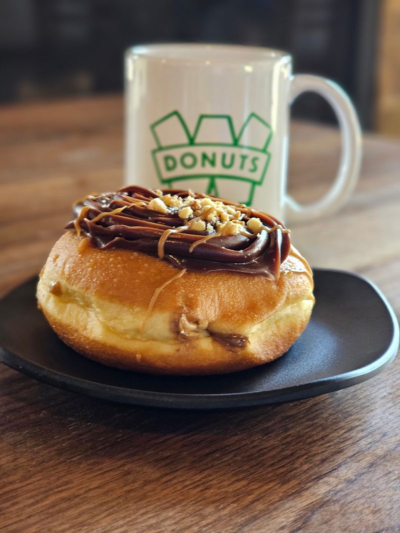 Cream-Filled Classics Keep The Old-School Side Strong