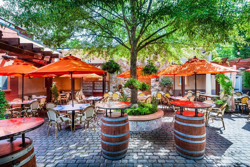The Piazza Gives Outdoor Dining Its Own Personality