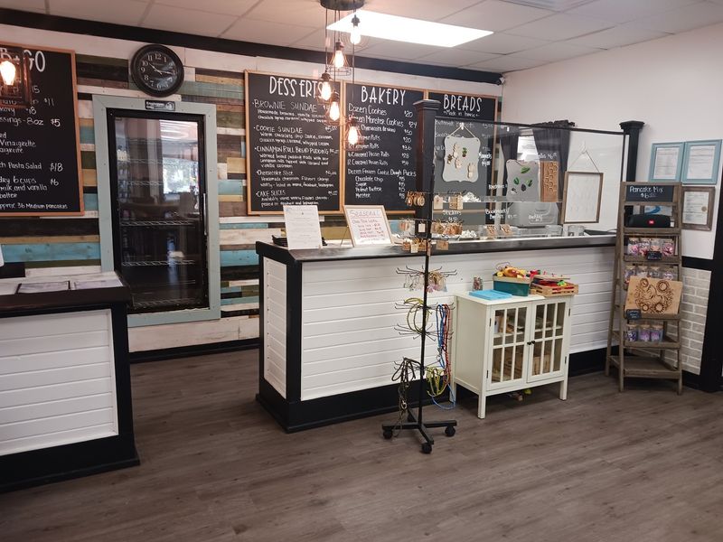 Sweet Oaks Bakery+Bistro, Collins