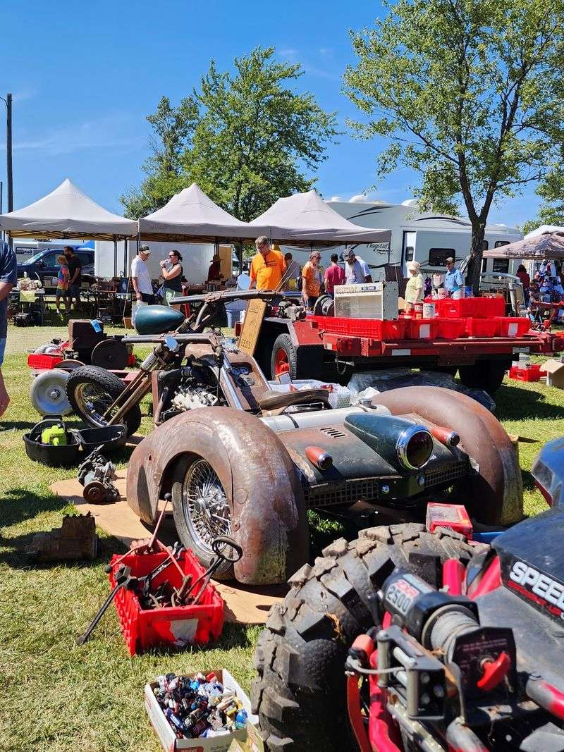 The Antique Vendors And Trading Post Treasures
