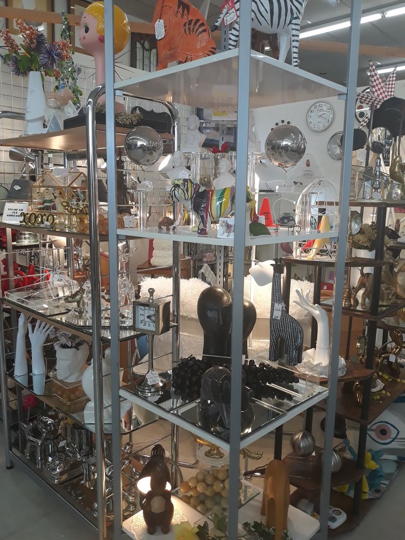 Layered Displays Give The Interior Serious Visual Appeal