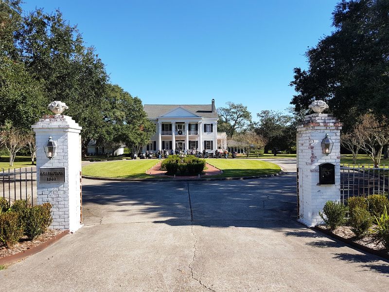 Look Closely At Arlington Plantation House