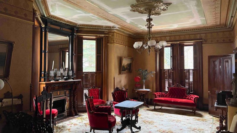 Hamill House Gives Silver-Boom Wealth A Front Door