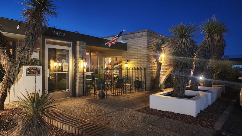 Los Arcos Steak & Lobster, Truth Or Consequences