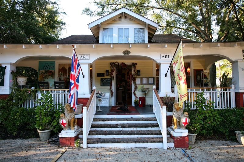 The English Tearoom & Eatery