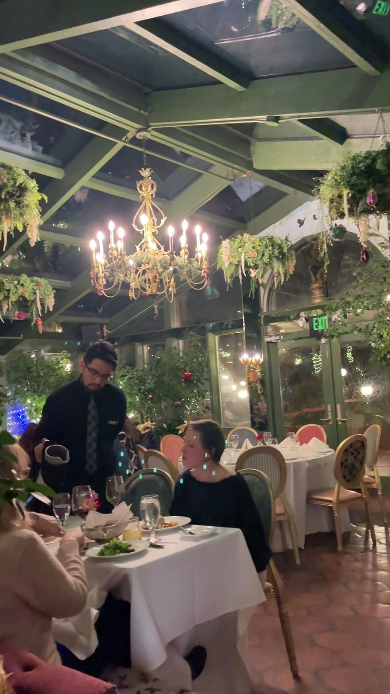 How It Fits Families, Couples, And Solo Diners