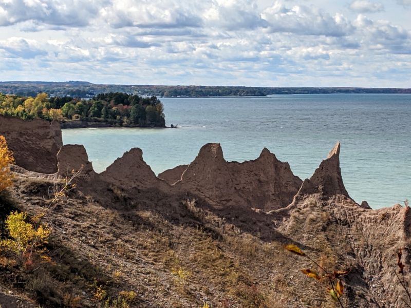 Chimney Bluffs State Park