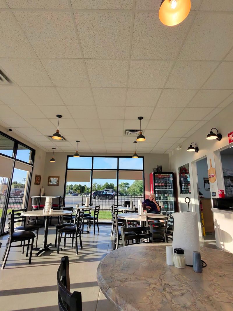 Knolla's Pizza Cafe