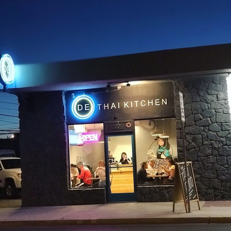 D E Thai Kitchen