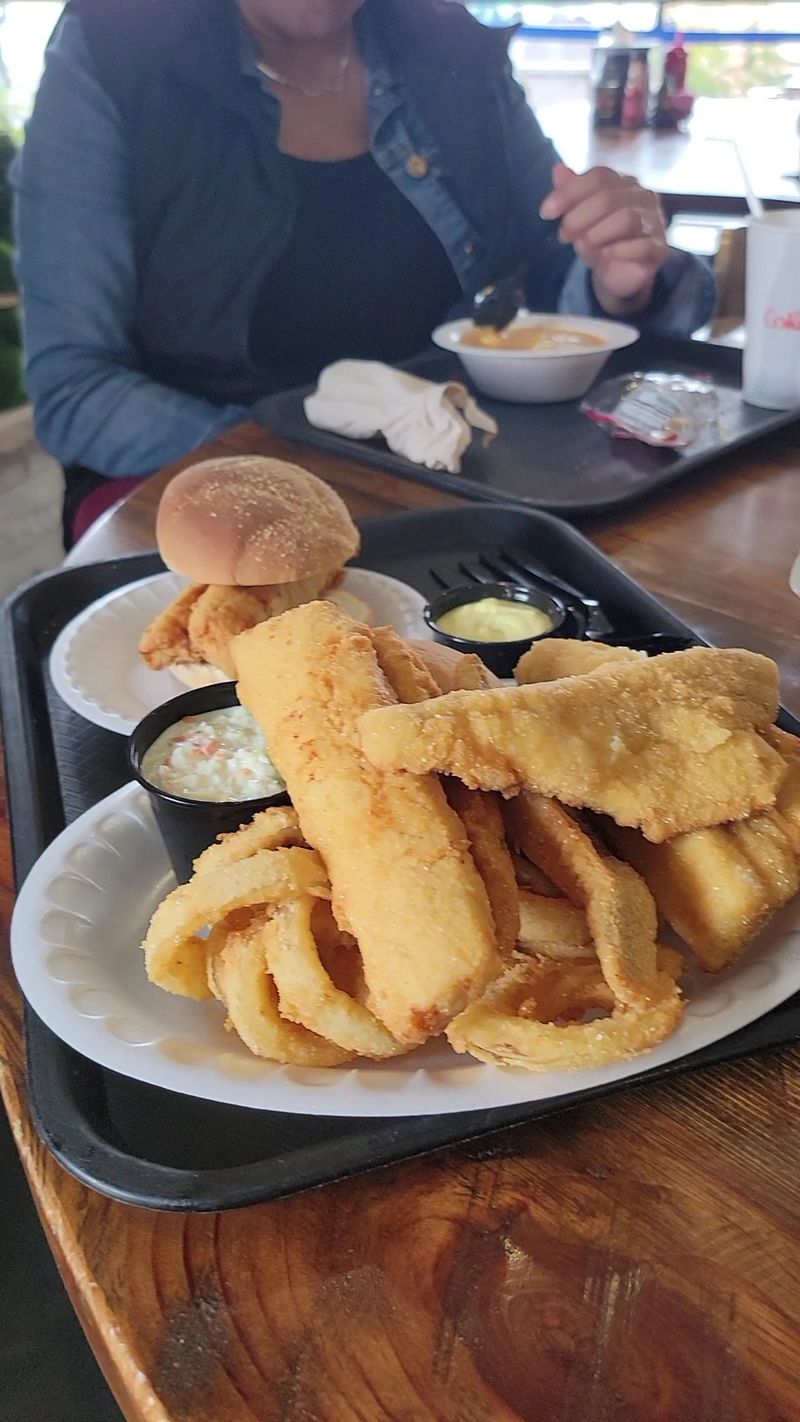 Jolly Rogers Seafood House, Port Clinton, OH