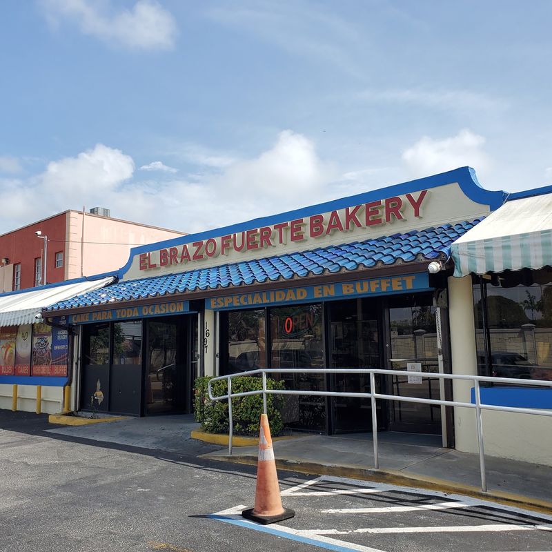 El Brazo Fuerte Bakery, Miami, FL