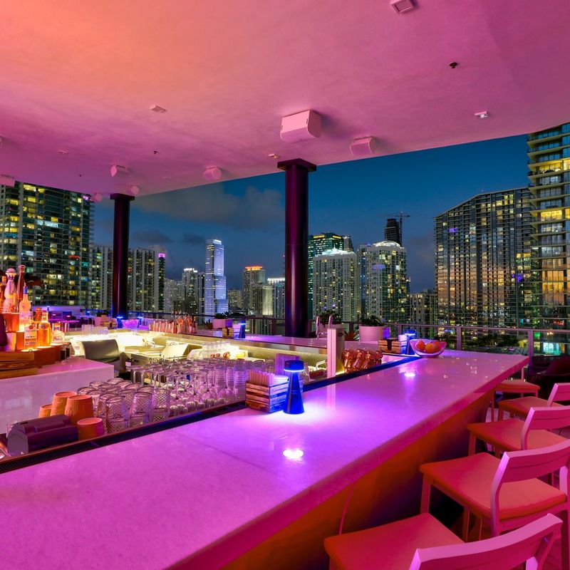 Rosa Sky, Miami