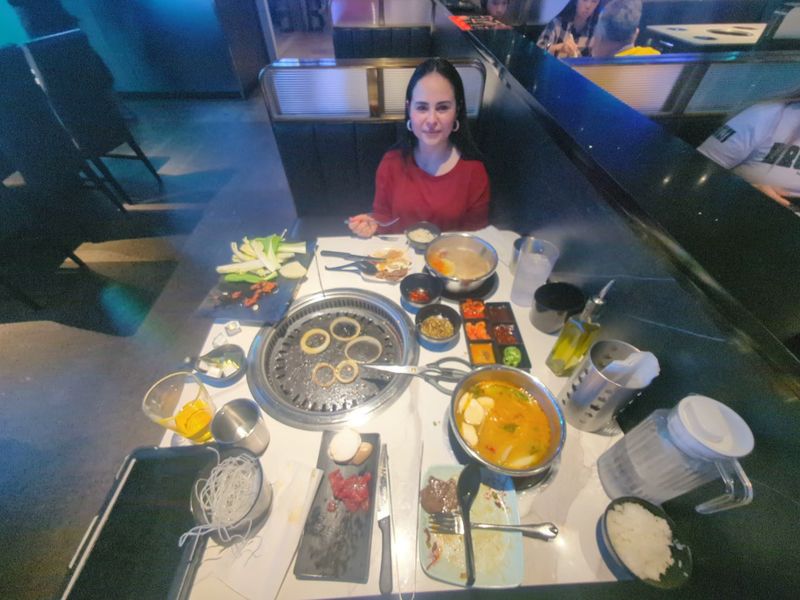 Best Suited for Hands-On Eaters and Groups