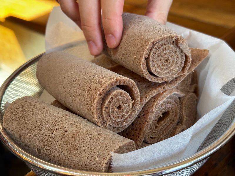 The Spongy Flatbread That Doubles As Your Fork