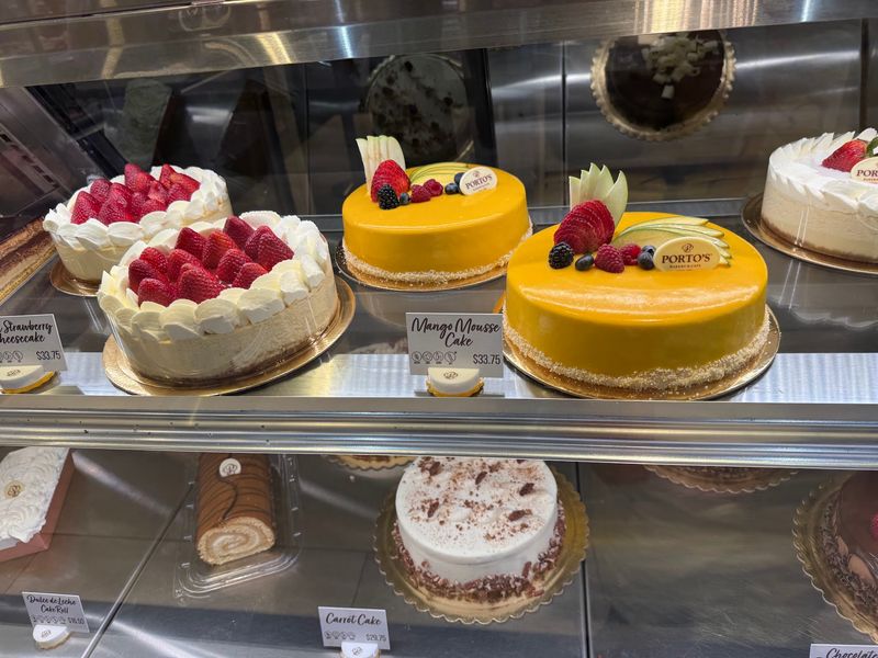 Rosa Porto's Story of Cakes and Courage