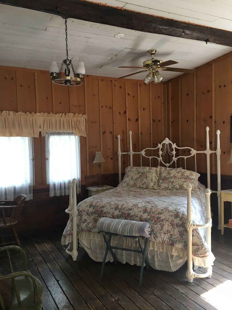 Cozy Rooms for an Overnight Stay