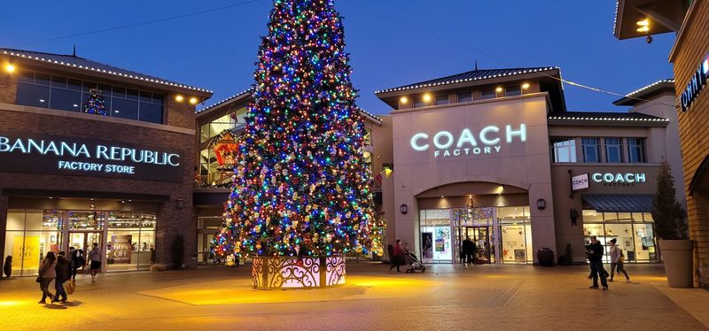 Outlet Stores Gathered In One Understandable Layout