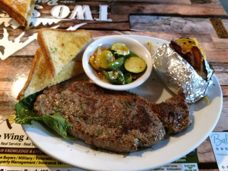 The Prime Rib Dinner That Gives The Detour A Point