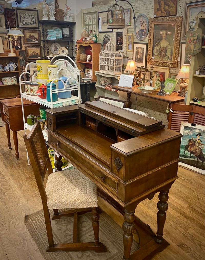 Old Five-And-Dime Details Still Stand Out