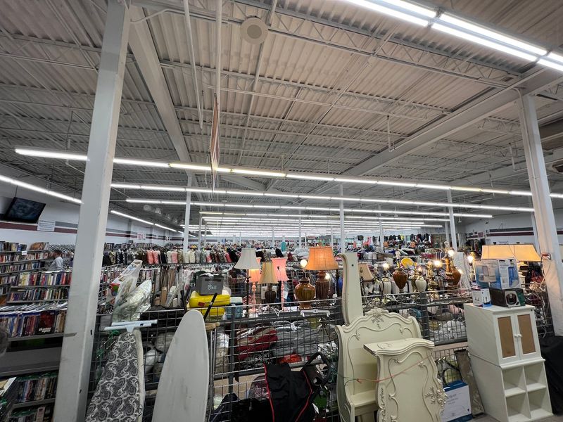 Warehouse-style sprawl