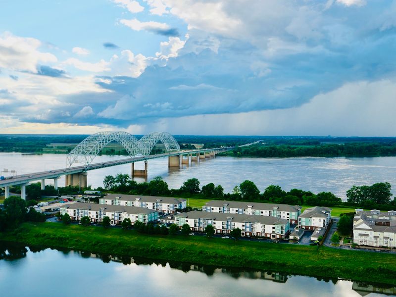 Roughly 12,000 Trucks Depend On This Mississippi River Crossing Daily