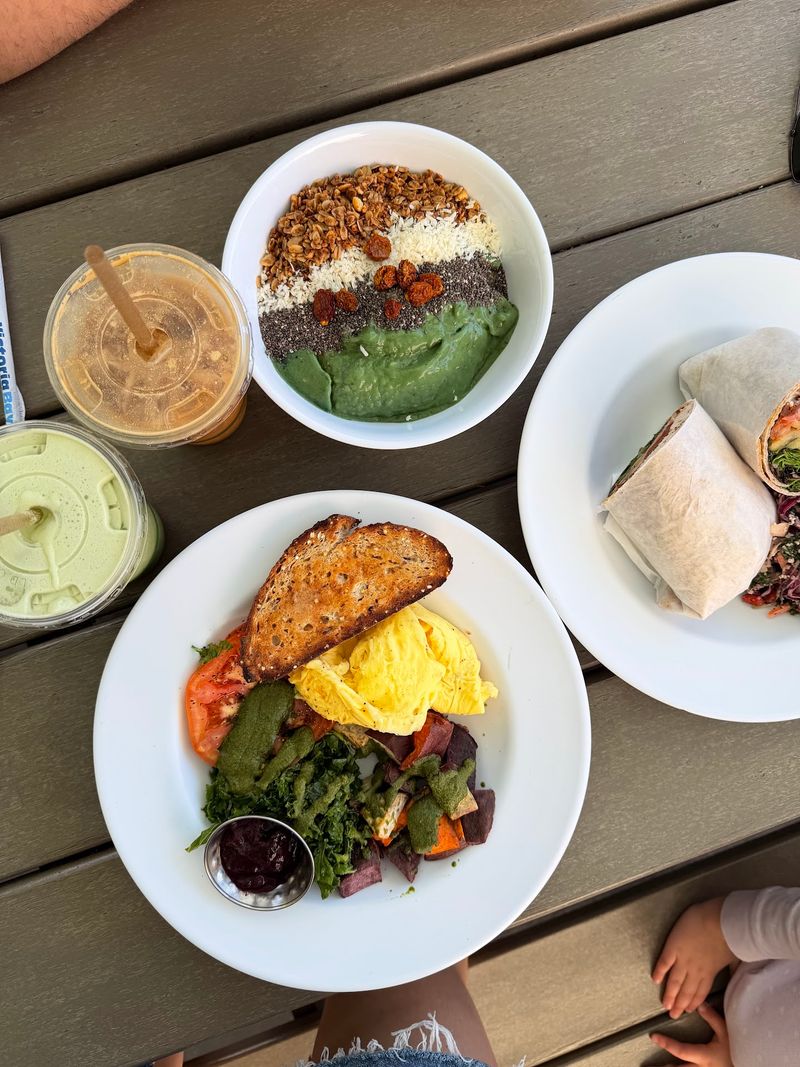 Date & Thyme Organic Cafe and Market