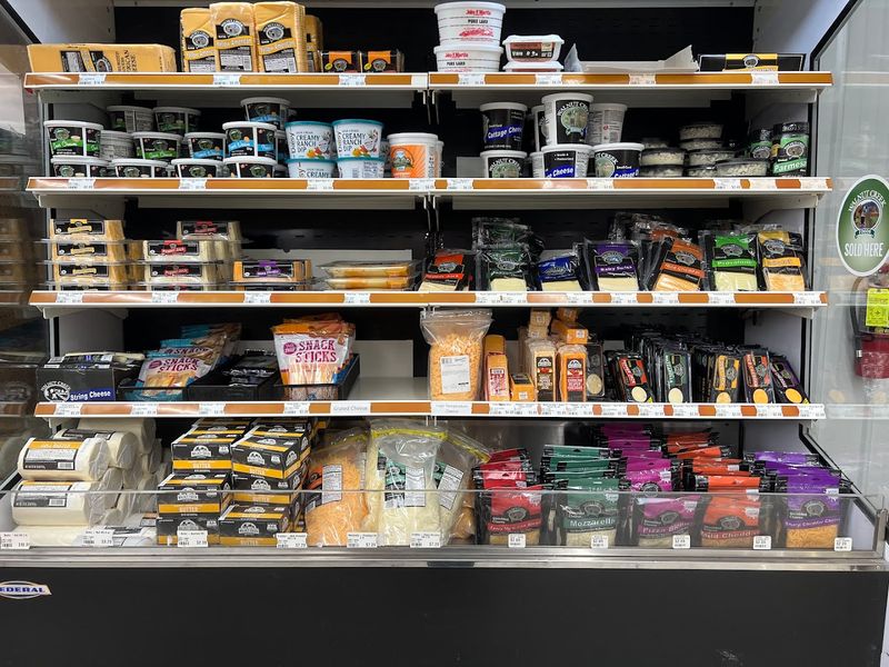 Why Salvage-Style Groceries Change The Whole Trip