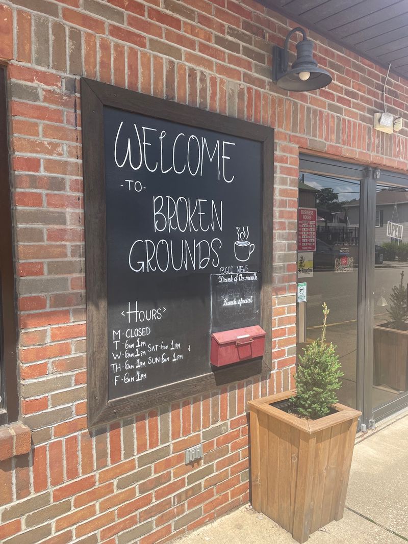 Broken Grounds Coffee Company, Millersburg, OH