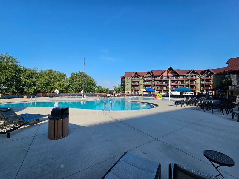Outdoor Pool Space For Warm-Weather Splashing