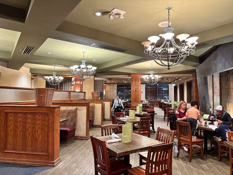 The Tuscan-Style Dining Room Sets The Mood