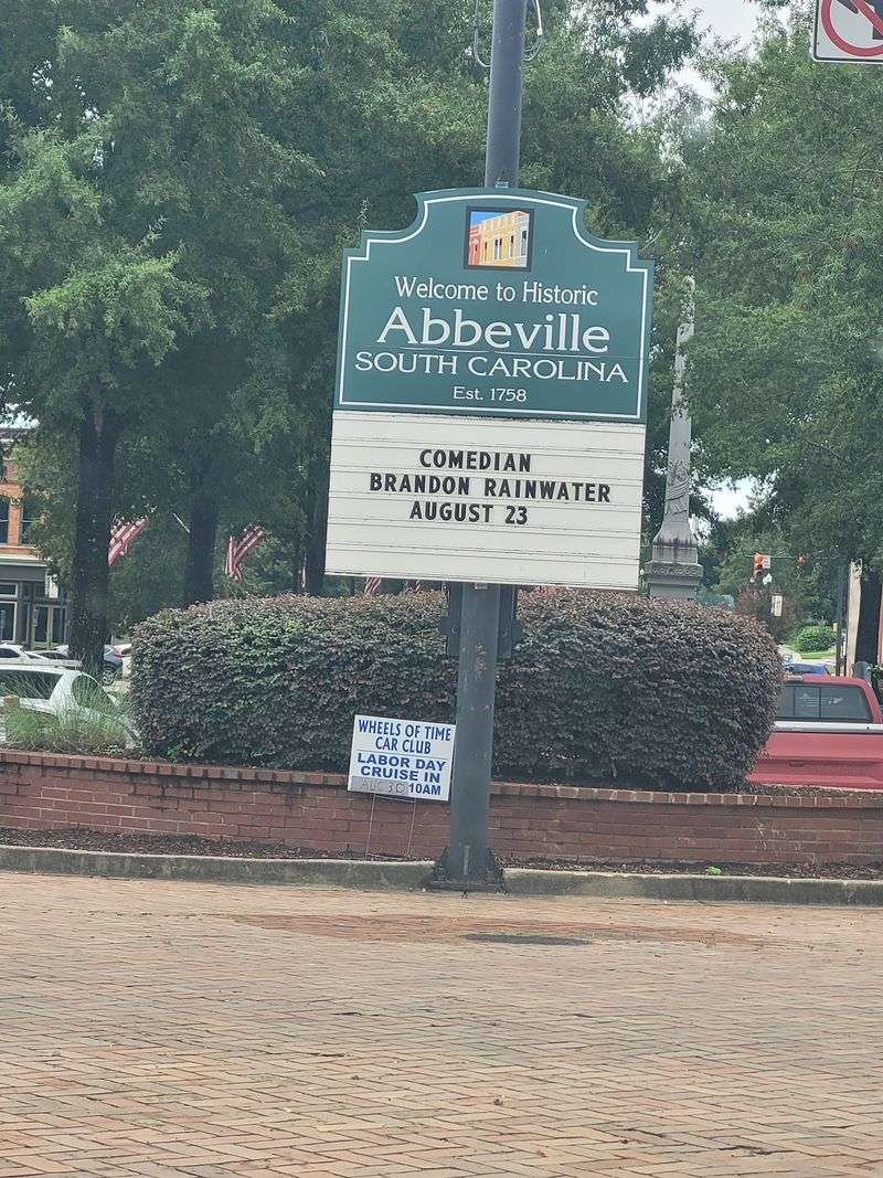 Pause Beneath Abbeville's Oaks