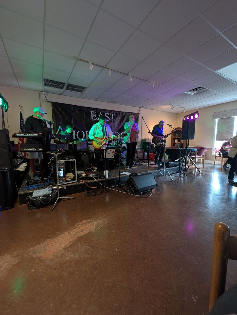 Live Music Can Extend A Saturday Dinner