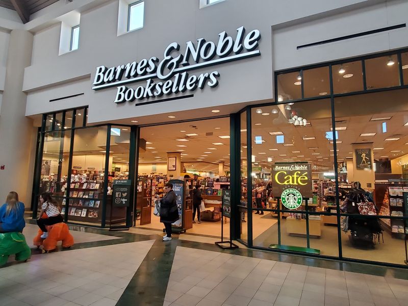 Barnes and Noble, Coralville