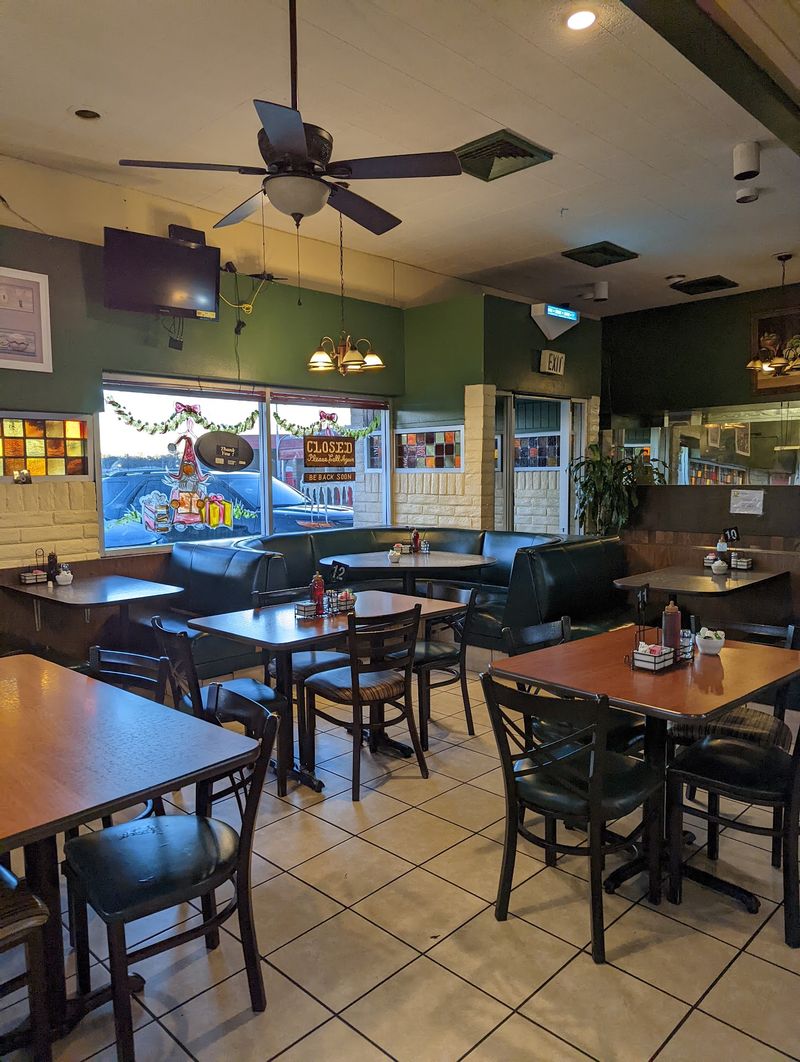 Pancake Alley, Farmington