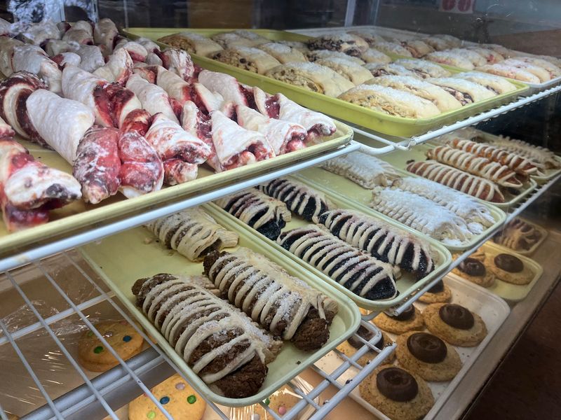 Becker's Donuts & Bakery