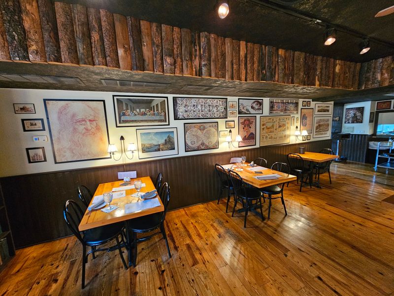 Renaissance Cafe, Assaria