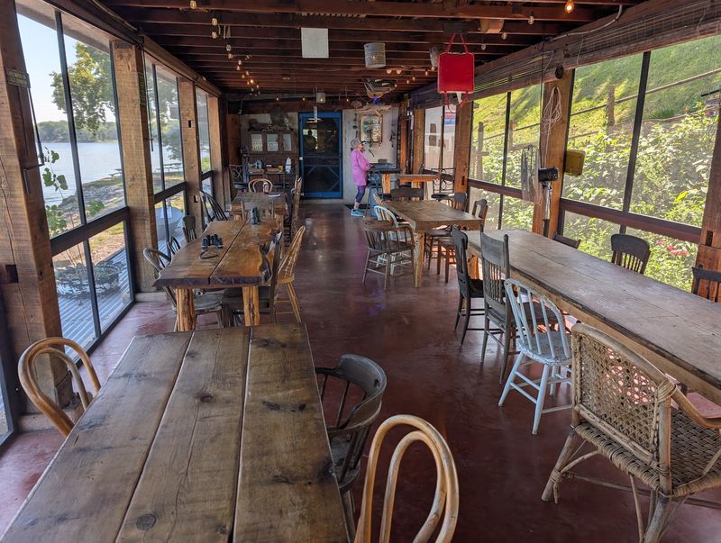 Fish Shack, Guttenberg