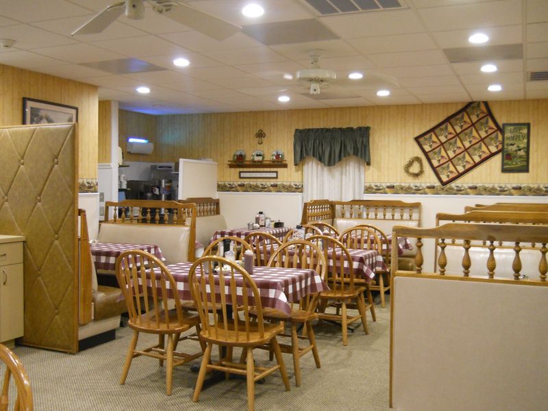 Checkered Tablecloths and Quilted Walls