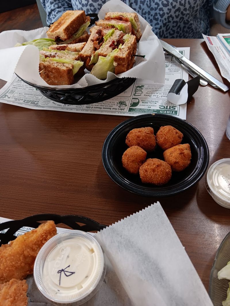 Comfort Food Gives Lunch Plenty Of Directions